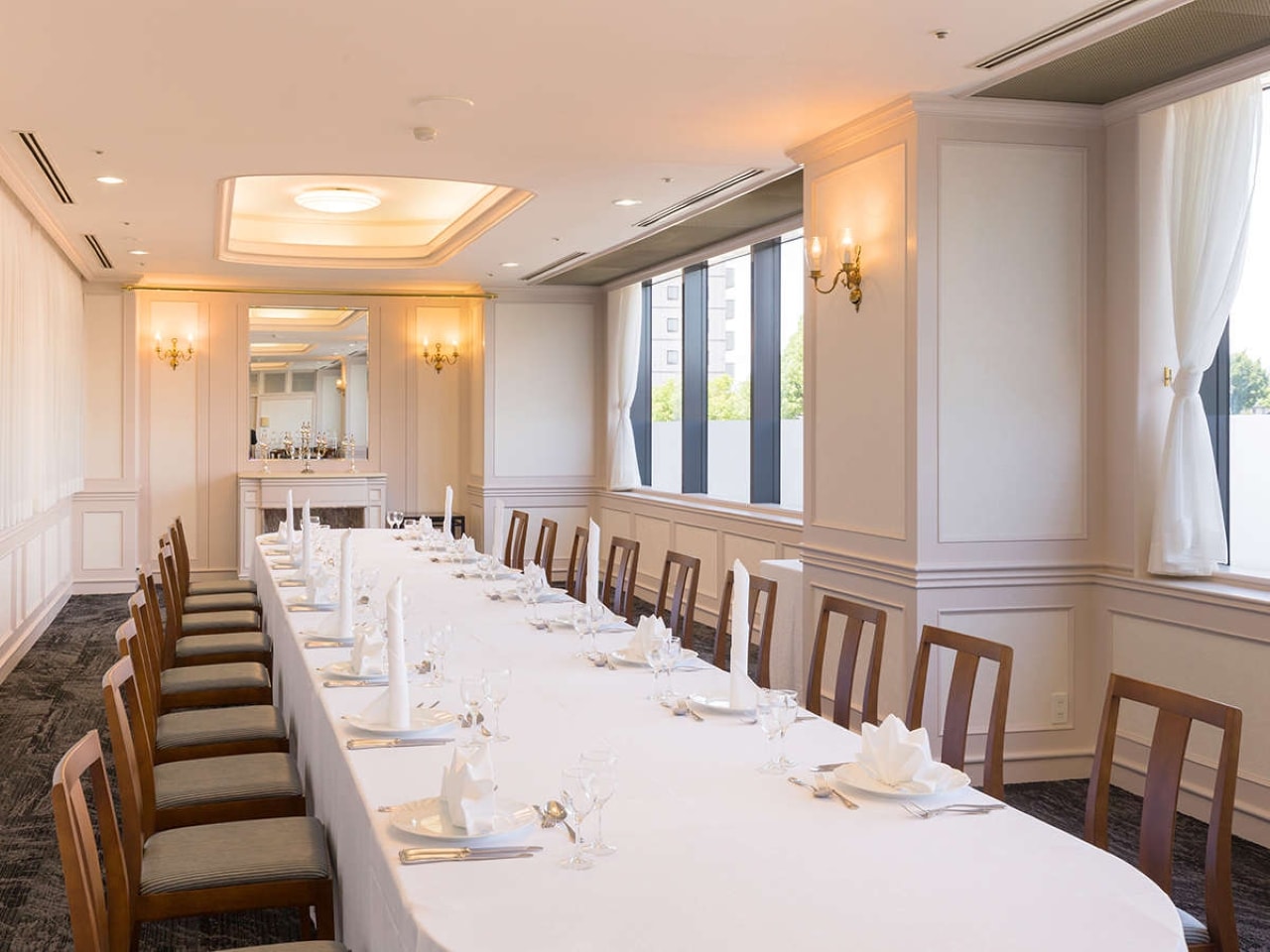 宴会場　大小さまざまなご宴会に対応します